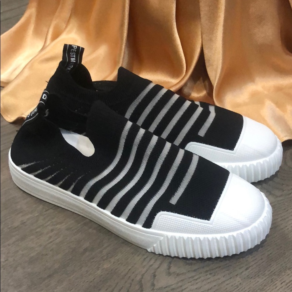 Never been worn - black striped sneakers (size 10)